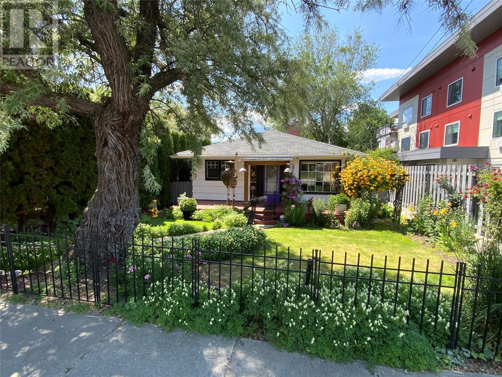 207 Maple St, Penticton, BC V2A 5V6
