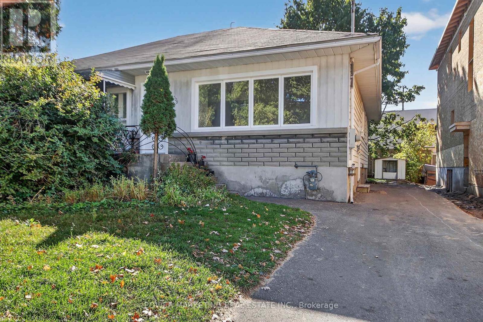 528 Mutual St, Ottawa, ON K1K 1C6