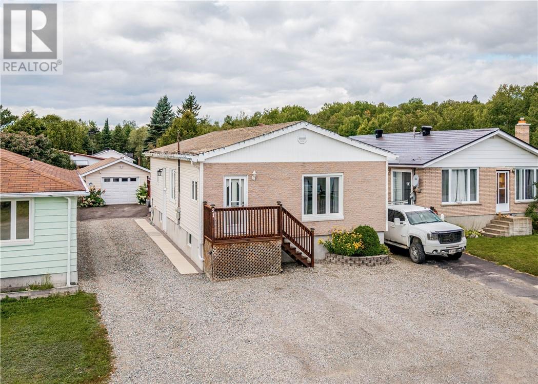 21 James St, Capreol, ON P0M 1H0
