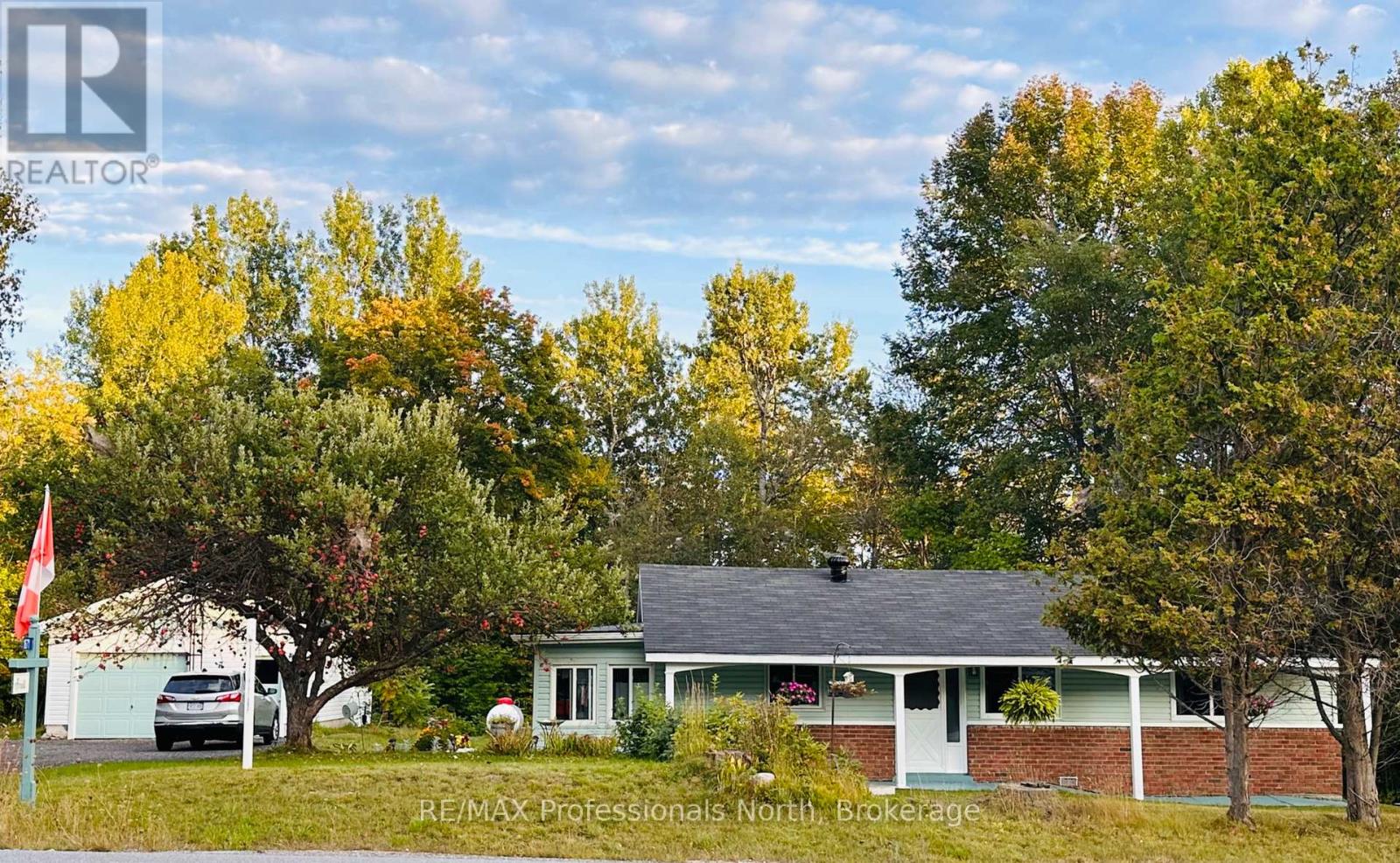 1671 Hwy 60 Hwy, Huntsville, ON P1H 1A2