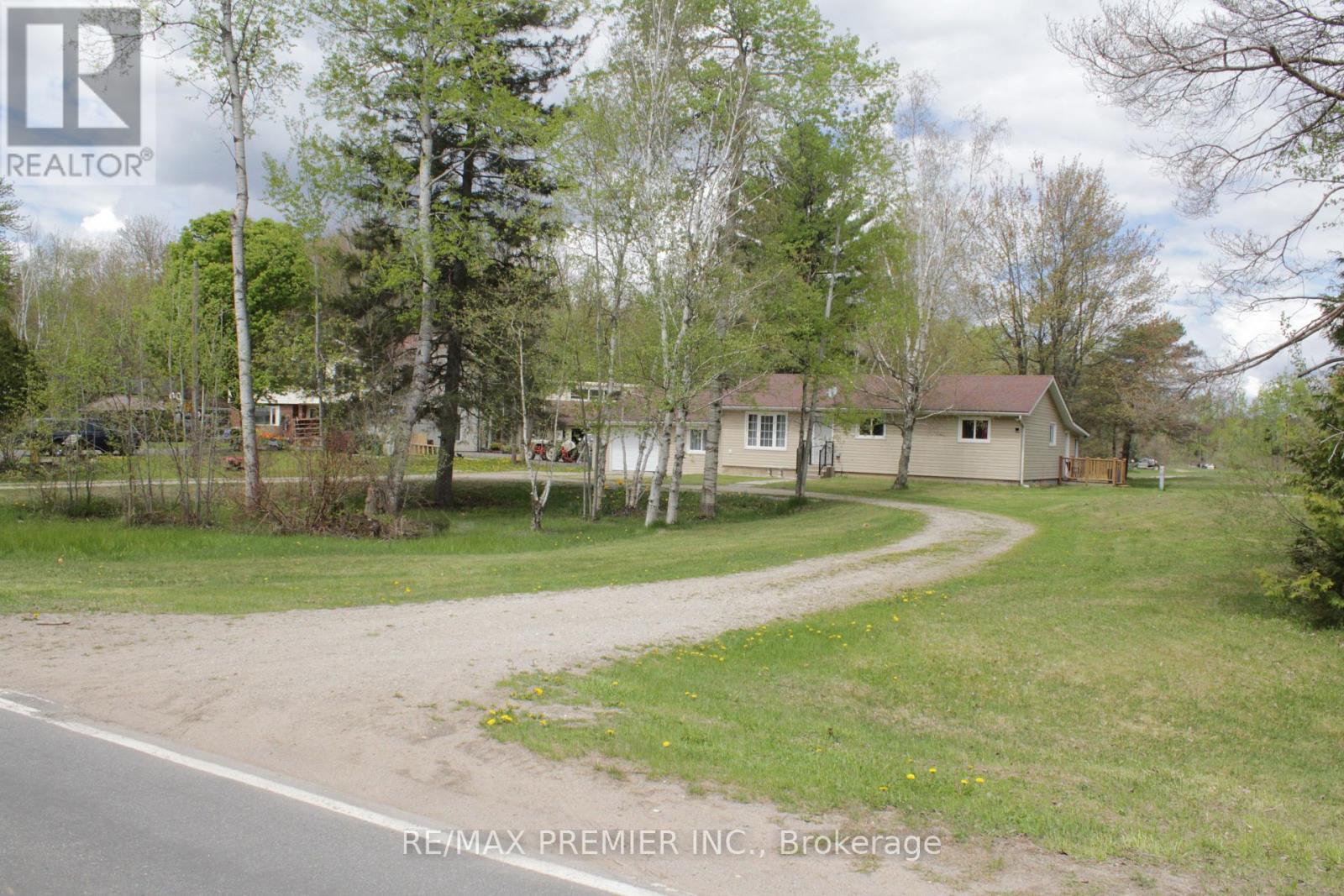 30 Side Road, Essa, ON L0M 1T0