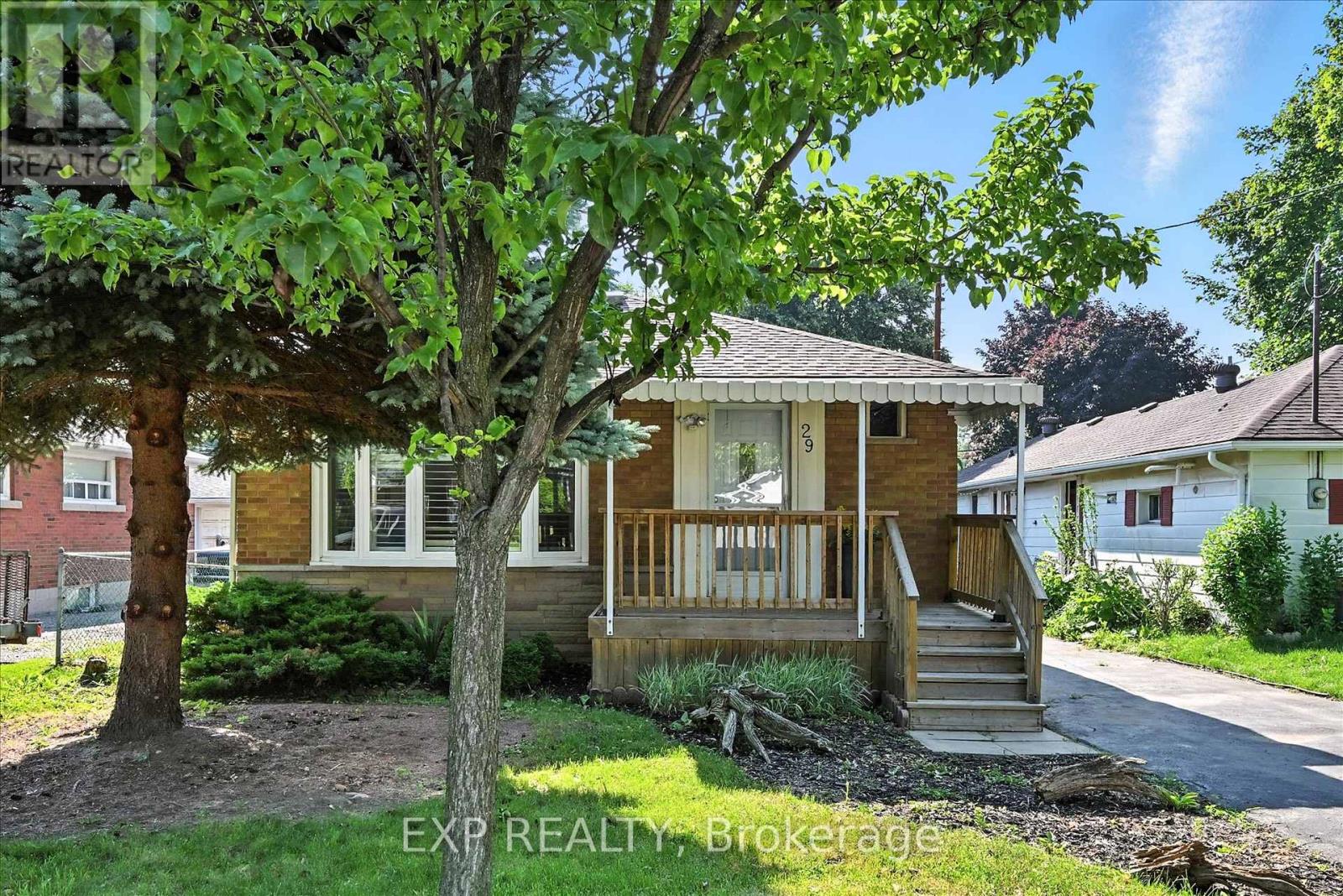 29 W 21st St, Hamilton, ON L9C 4M3