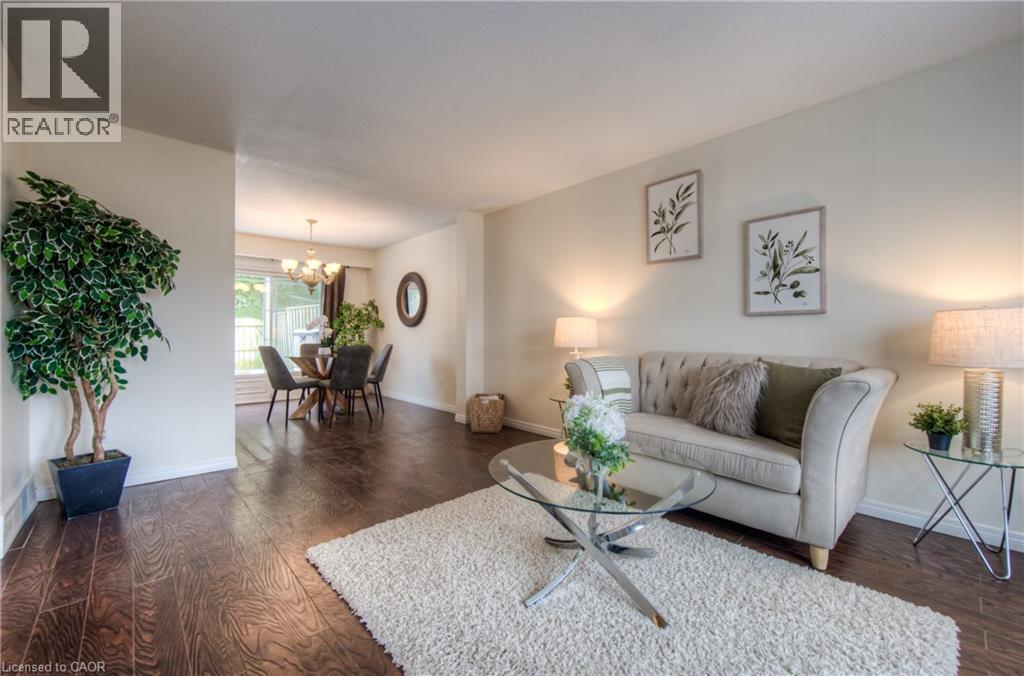 206 Green Valley Drive Unit 7, Kitchener, ON N2P 1G9