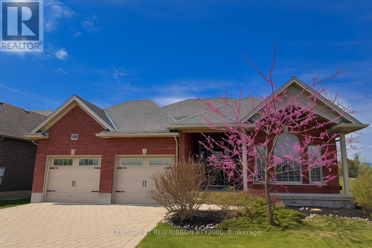396 Macdonald St, Strathroy-Caradoc, ON N7G 2M2