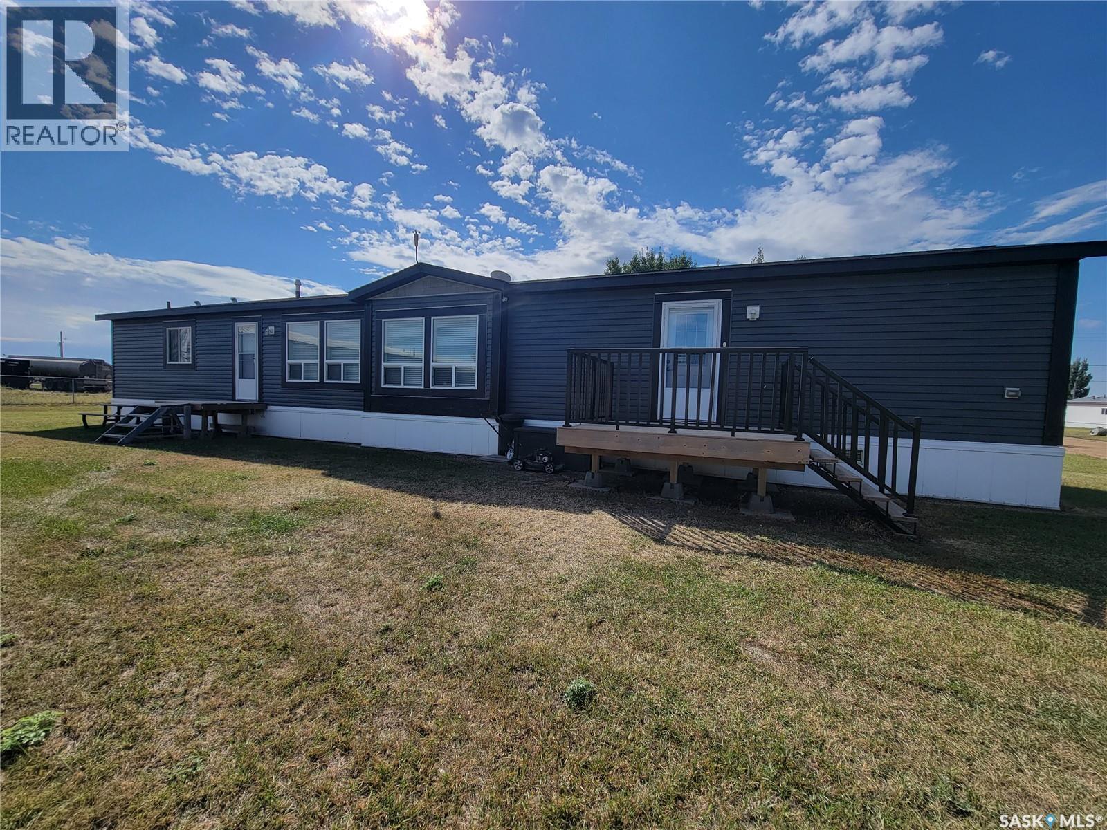 5123 Mirror Dr, Macklin, SK S0L 2C0