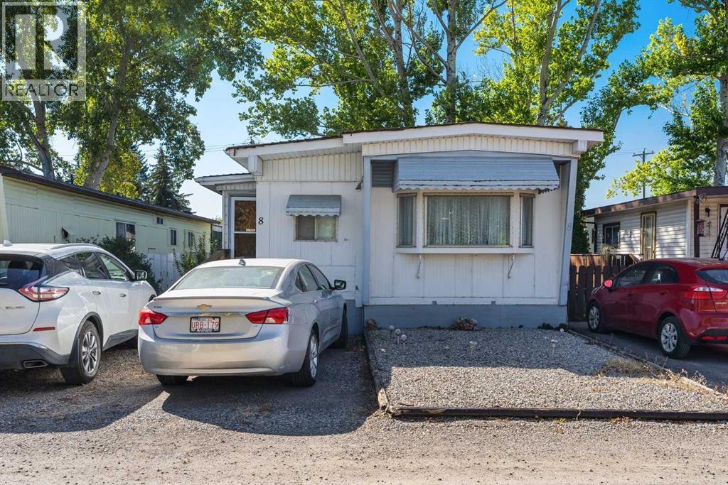 134 Village Way Unit 8, Strathmore, AB T1P 1A2