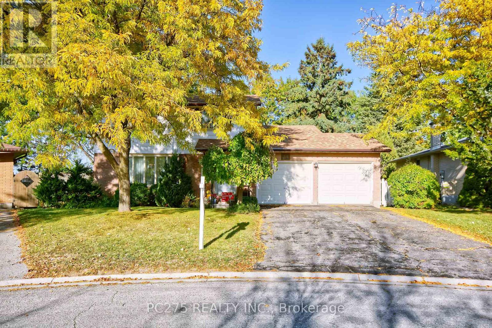 34 Thackerey Pl, London, ON N6G 3E7