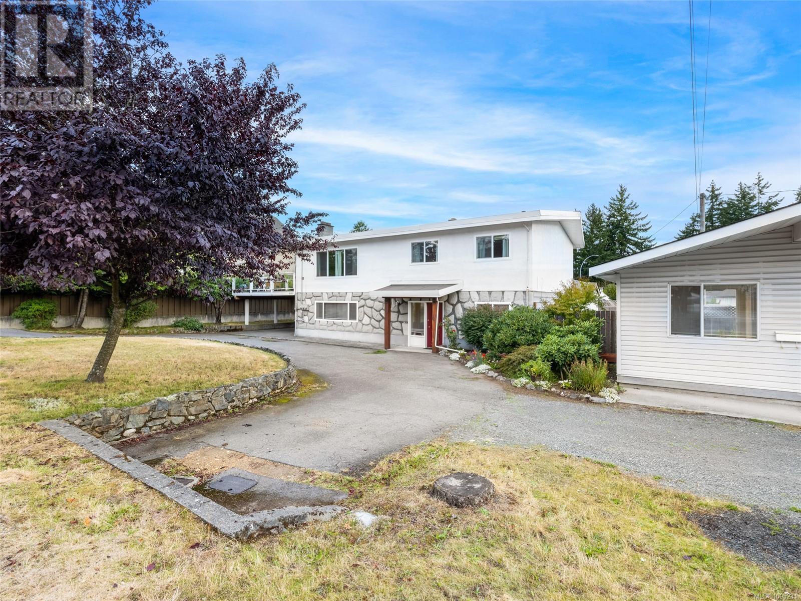 6080 Hammond Bay Rd, Nanaimo, BC V9T 5M4