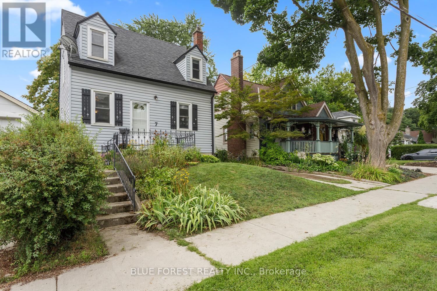 7 Balmoral Ave, London, ON N5Y 2K9