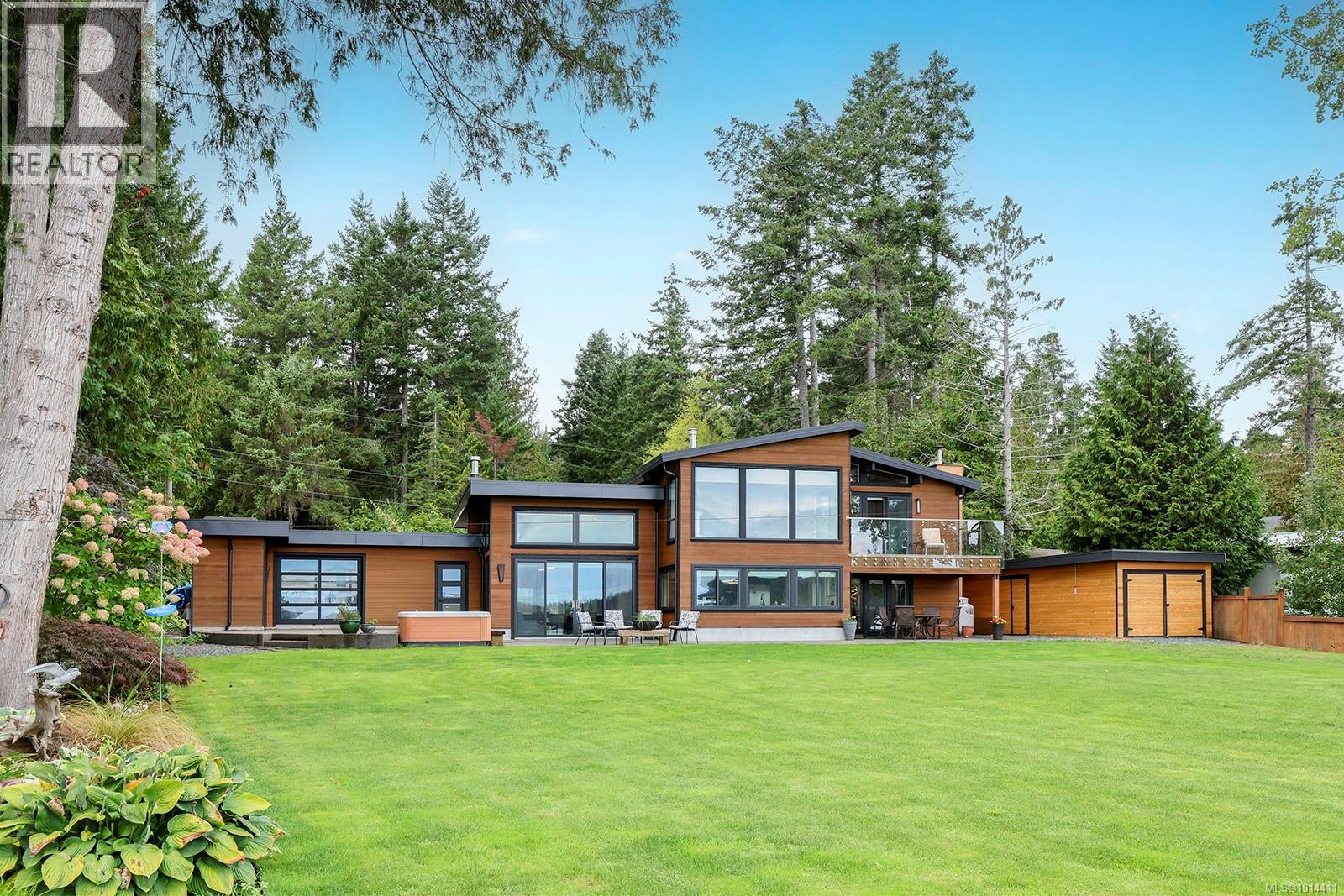 154 Baynes Dr, Fanny Bay, BC V0R 1W0
