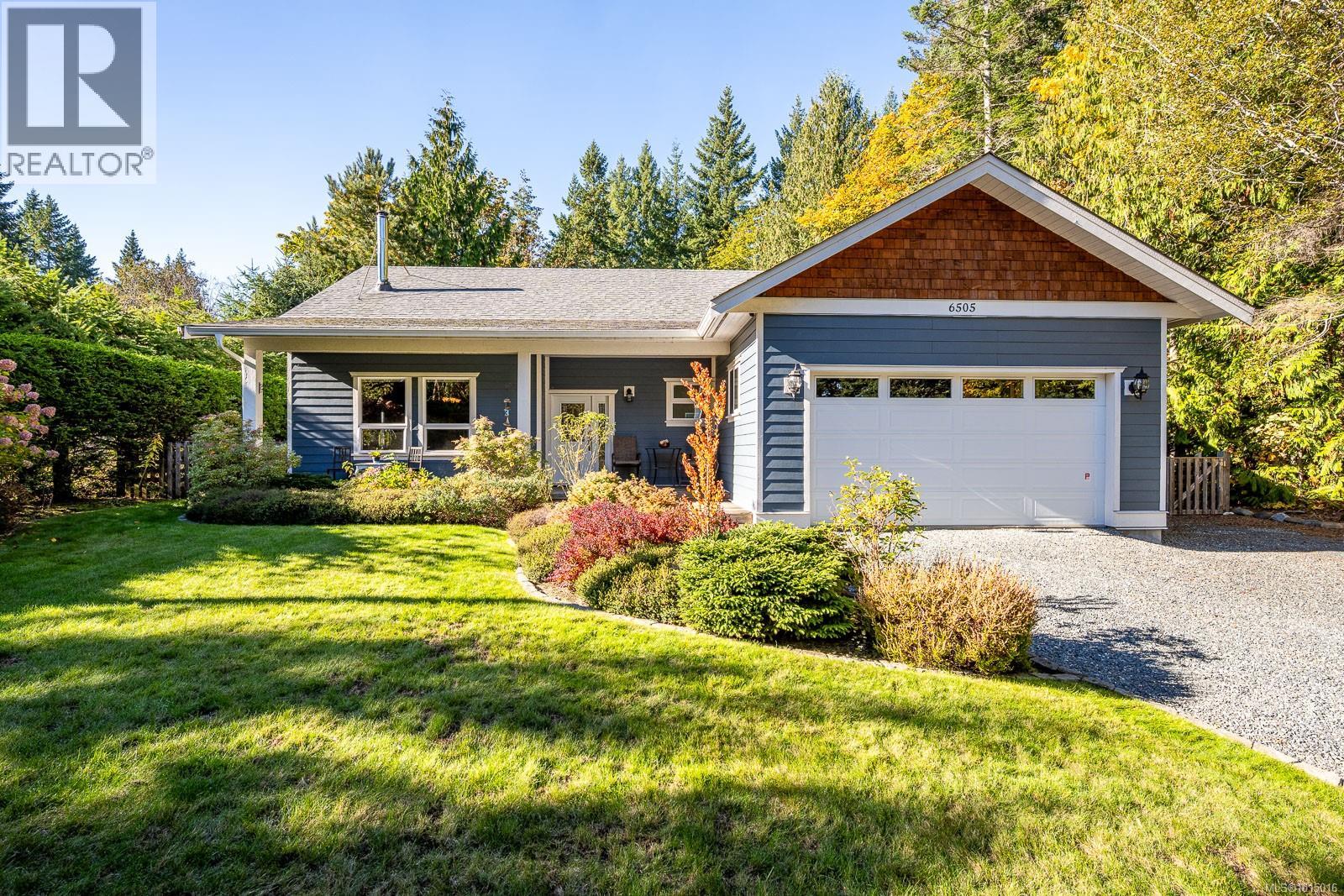 6505 Mystery Beach Rd, Fanny Bay, BC V0R 1W0