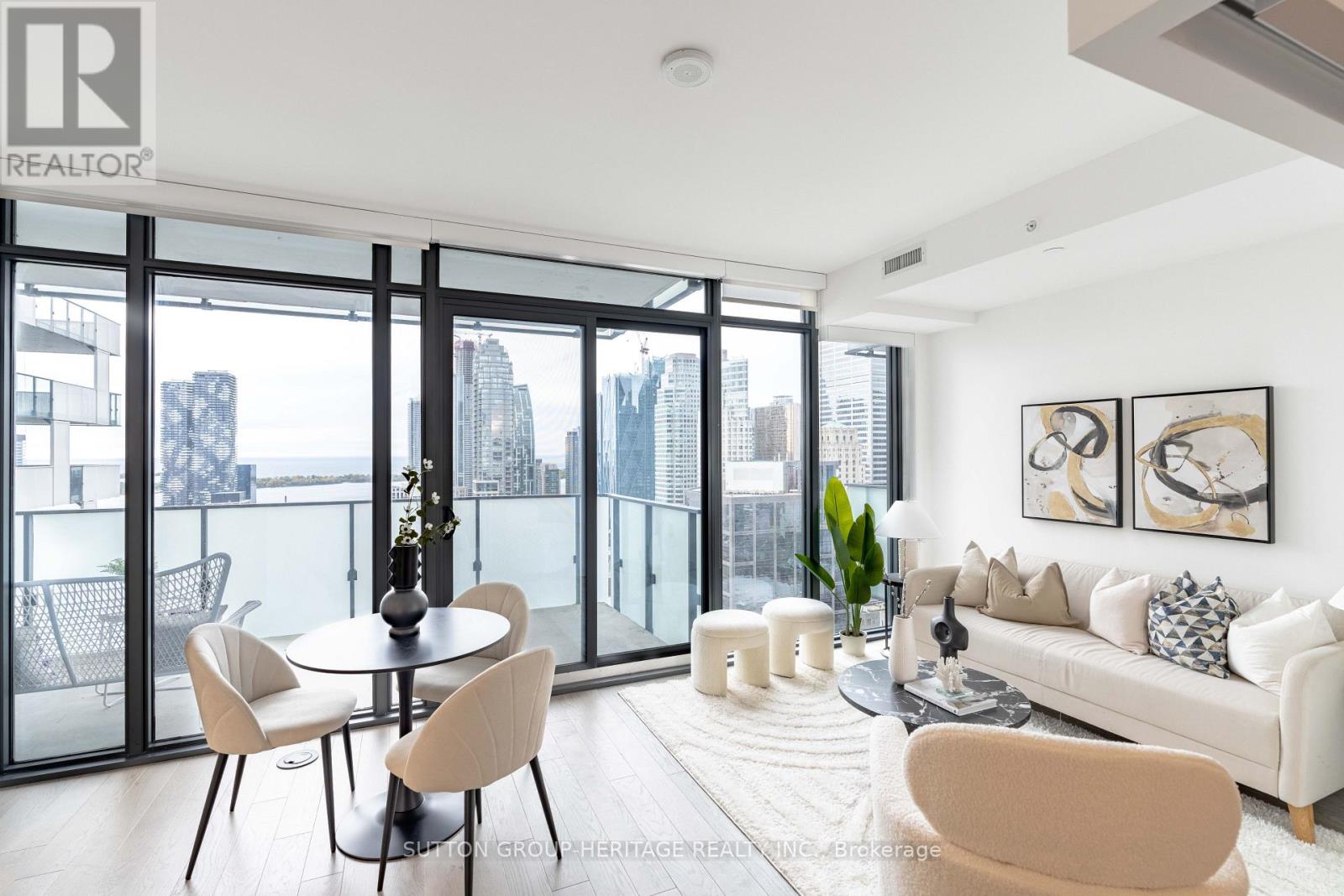 4006 20 Lombard St, Toronto, ON M5C 0A7