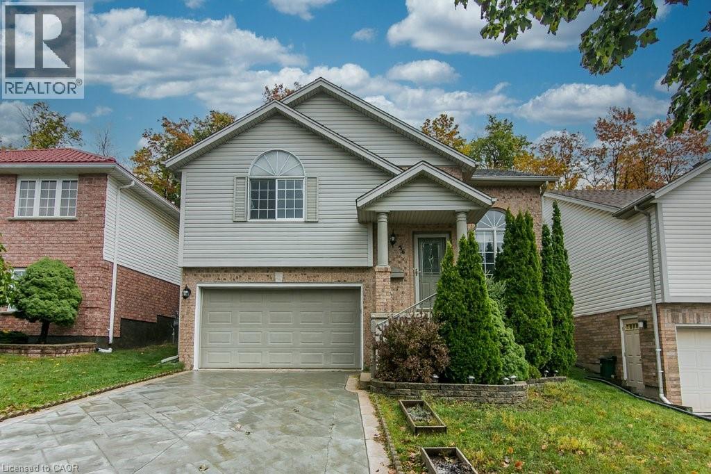 36 Dunnigan Dr, Kitchener, ON N2B 3W5