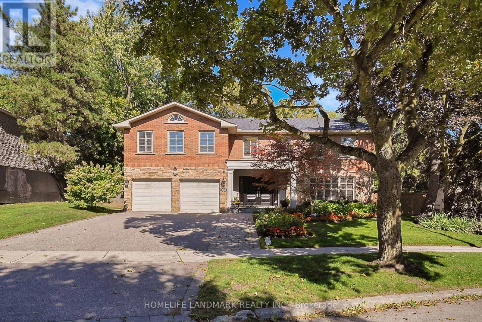 30 Bobwhite Cres, Toronto, ON M2L 2E1