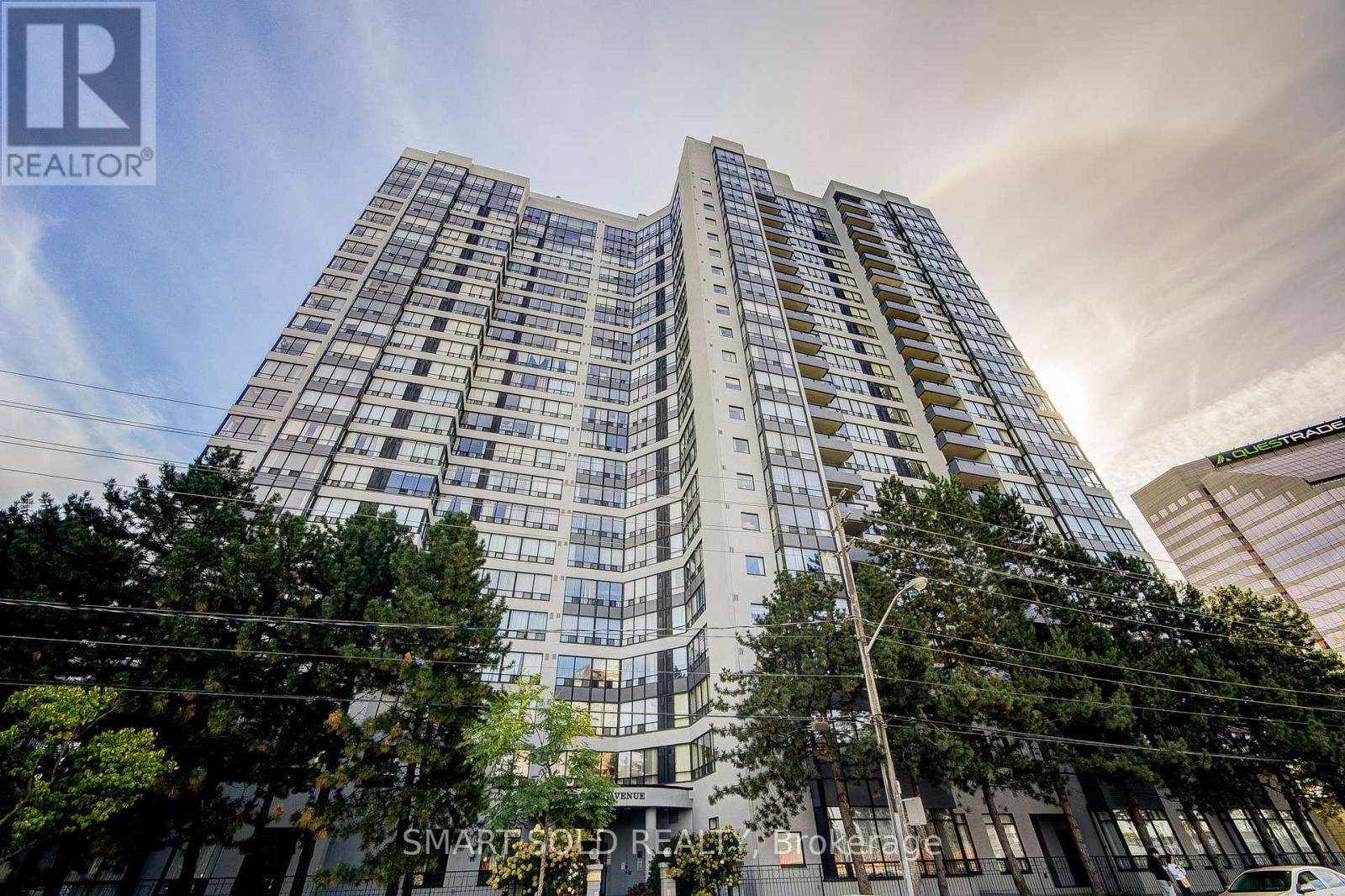 516 7 Bishop Ave, Toronto, ON M2M 4J4