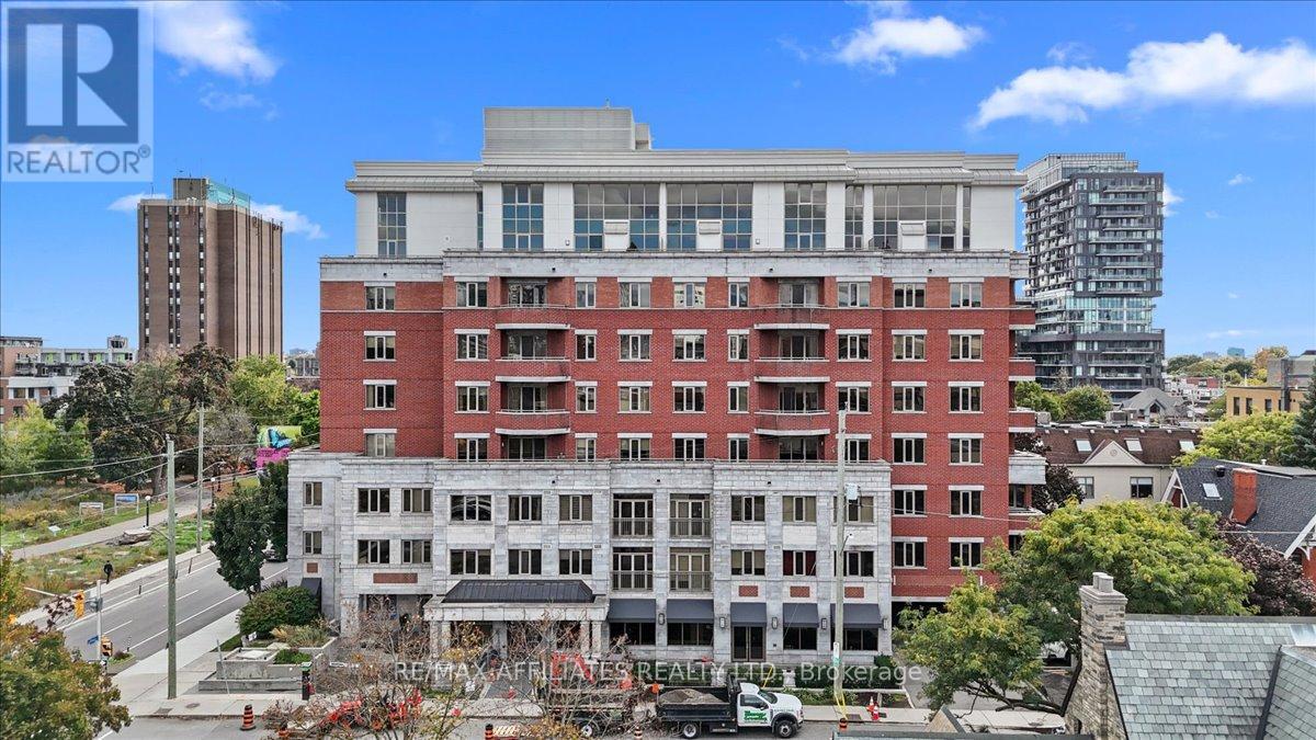 320 Mcleod Street #ph804, Ottawa, ON K2P 1A3