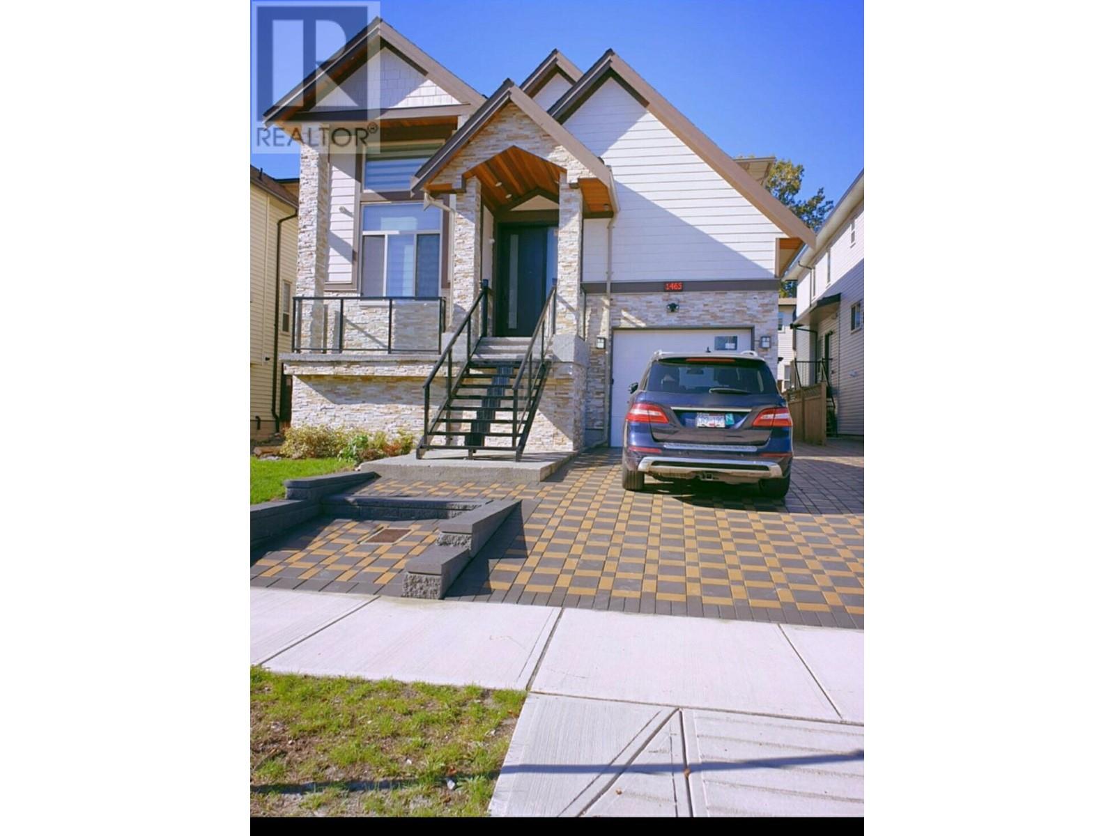 1465 Salter St, New Westminster, BC V3M 0L1