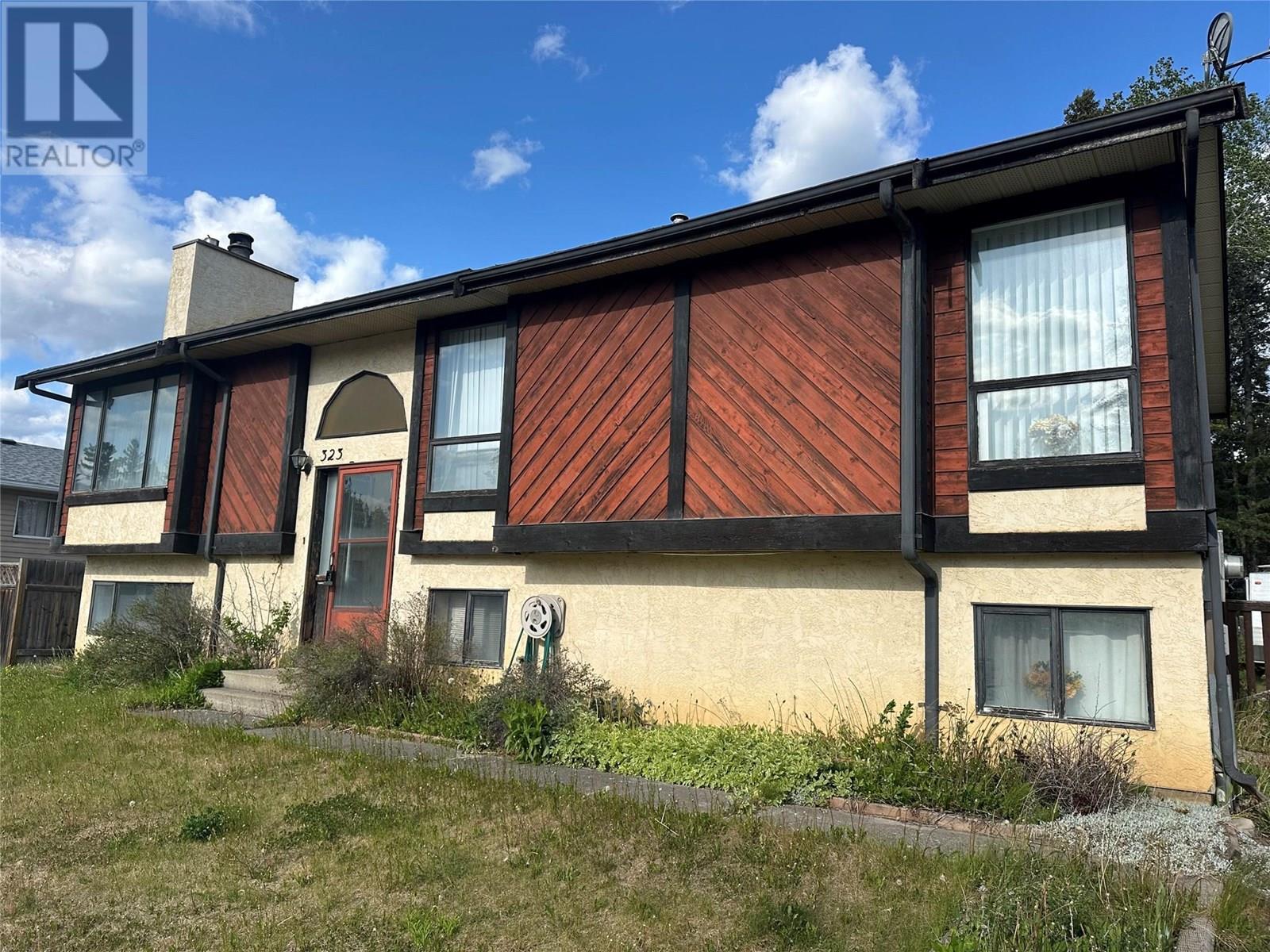 323 Cottonwood Ave, Tumbler Ridge, BC V0C 2W0