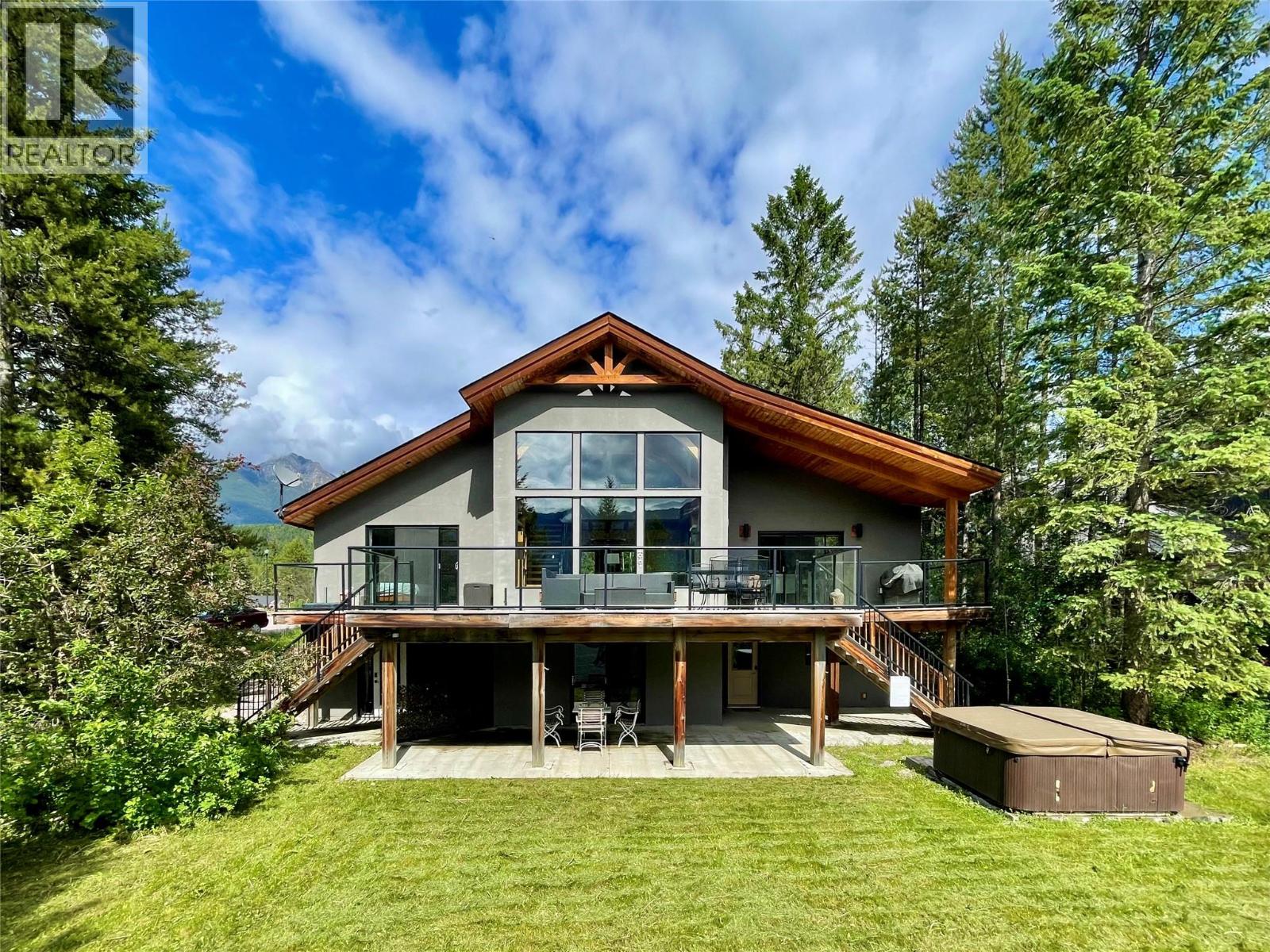 1529 Quartz Cres, Golden, BC V0A 1H1