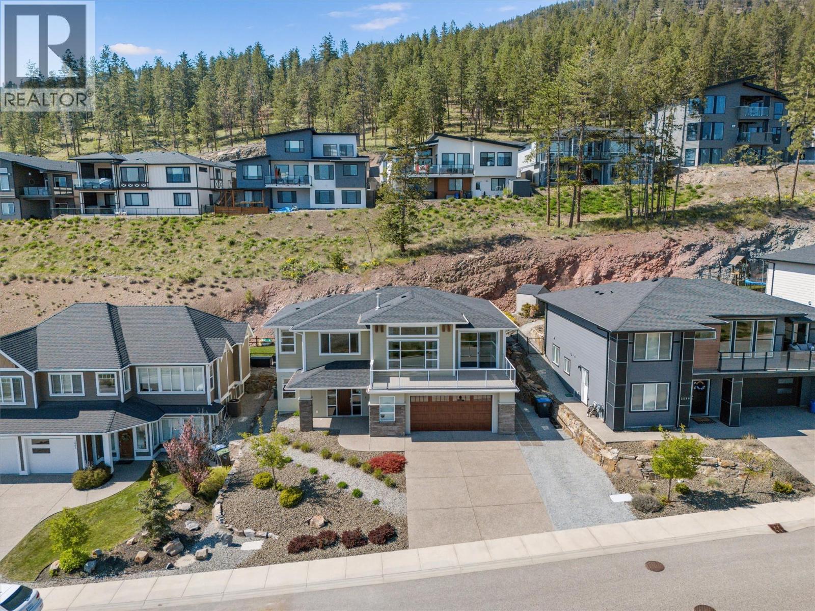 2600 Paramount Dr, West Kelowna, BC V4T 3M6