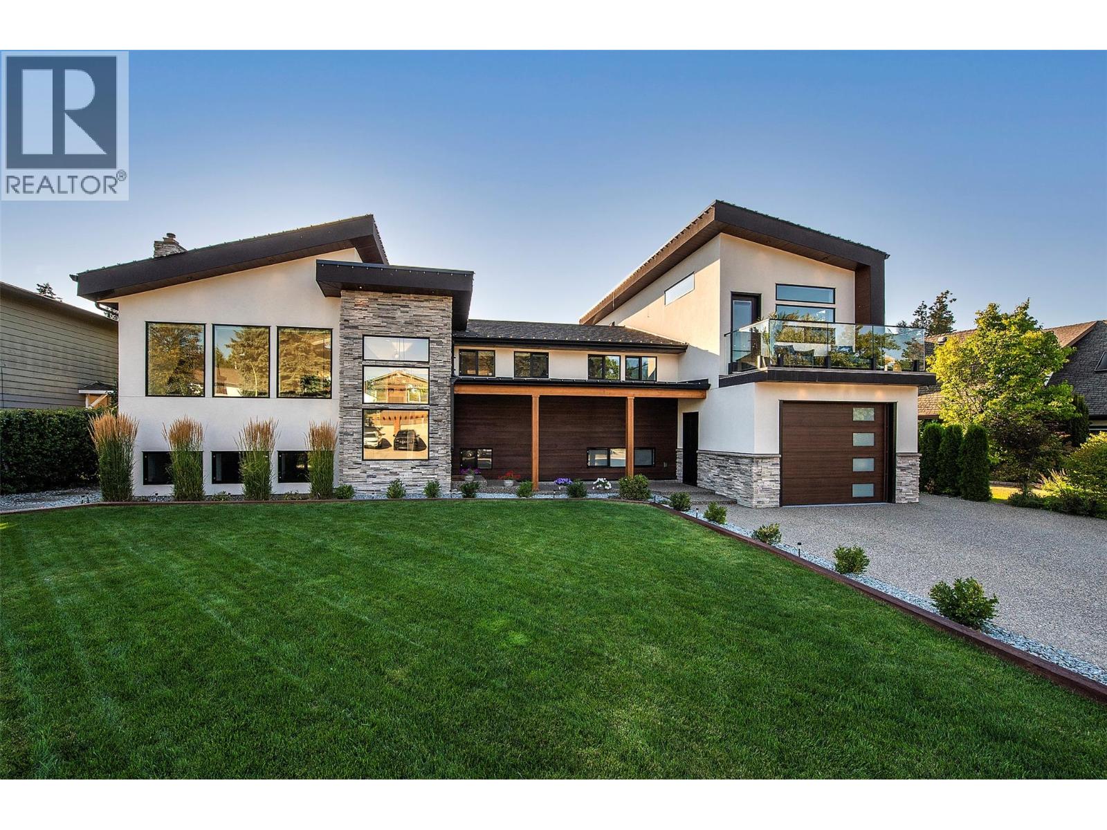 4354 Kensington Dr, Kelowna, BC V1W 2L8