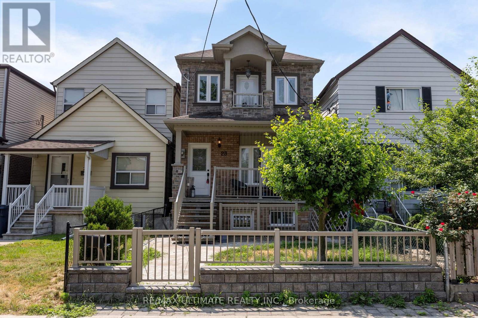 23 Seneca Ave, Toronto, ON M5J 2A4