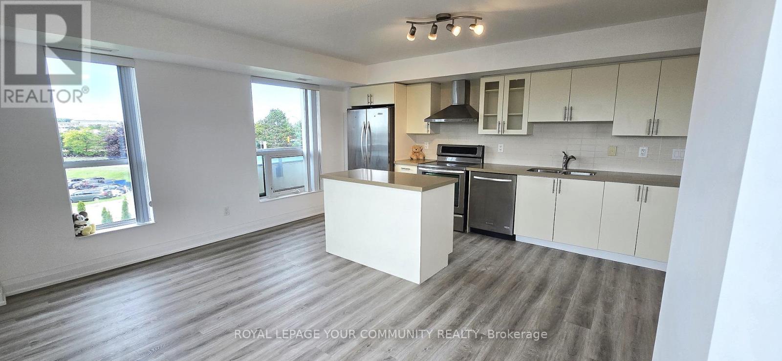 317 75 Norman Bethune Ave, Richmond Hill, ON L4B 0B6