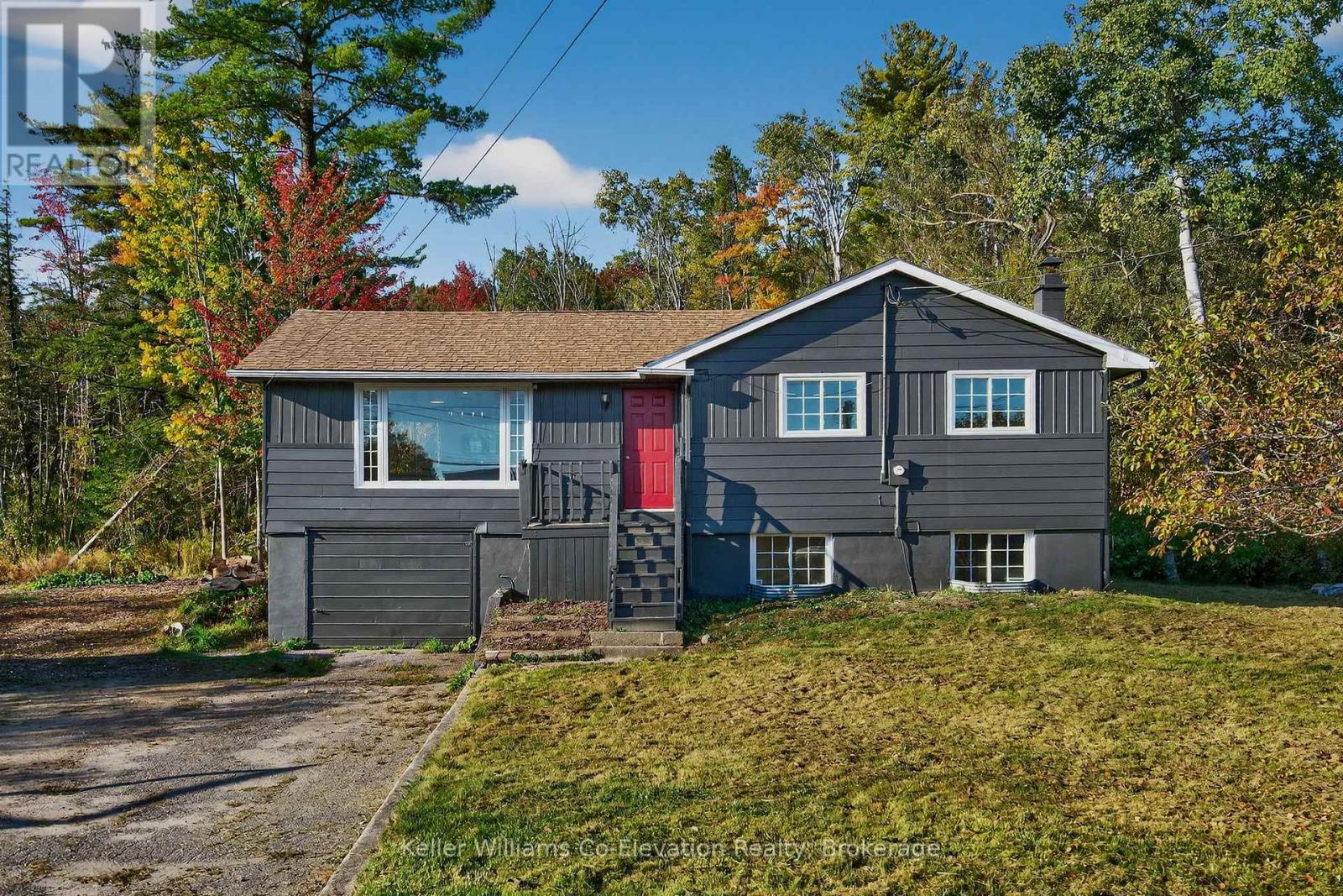 556 Champlain Rd, Tiny, ON L9M 0C2