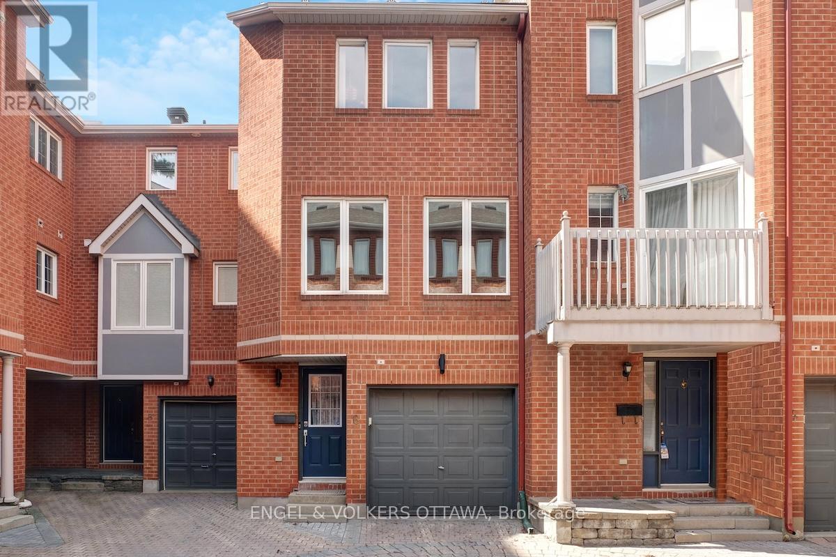 6 Stockport Private, Ottawa, ON K2P 2J3