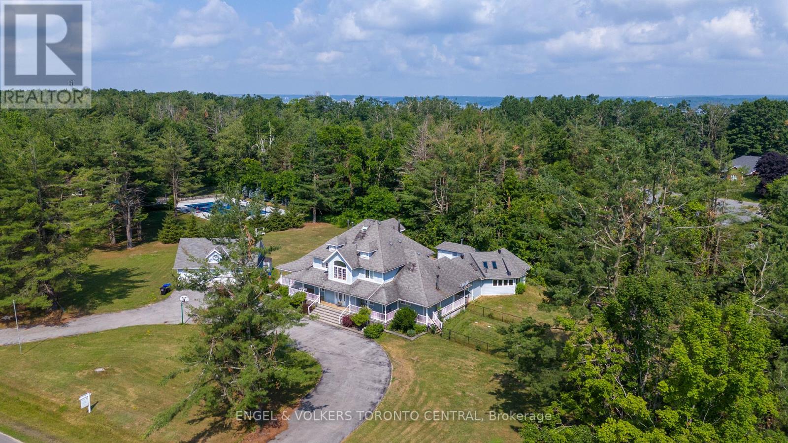 1946 Wilkinson St, Innisfil, ON L9S 1X3