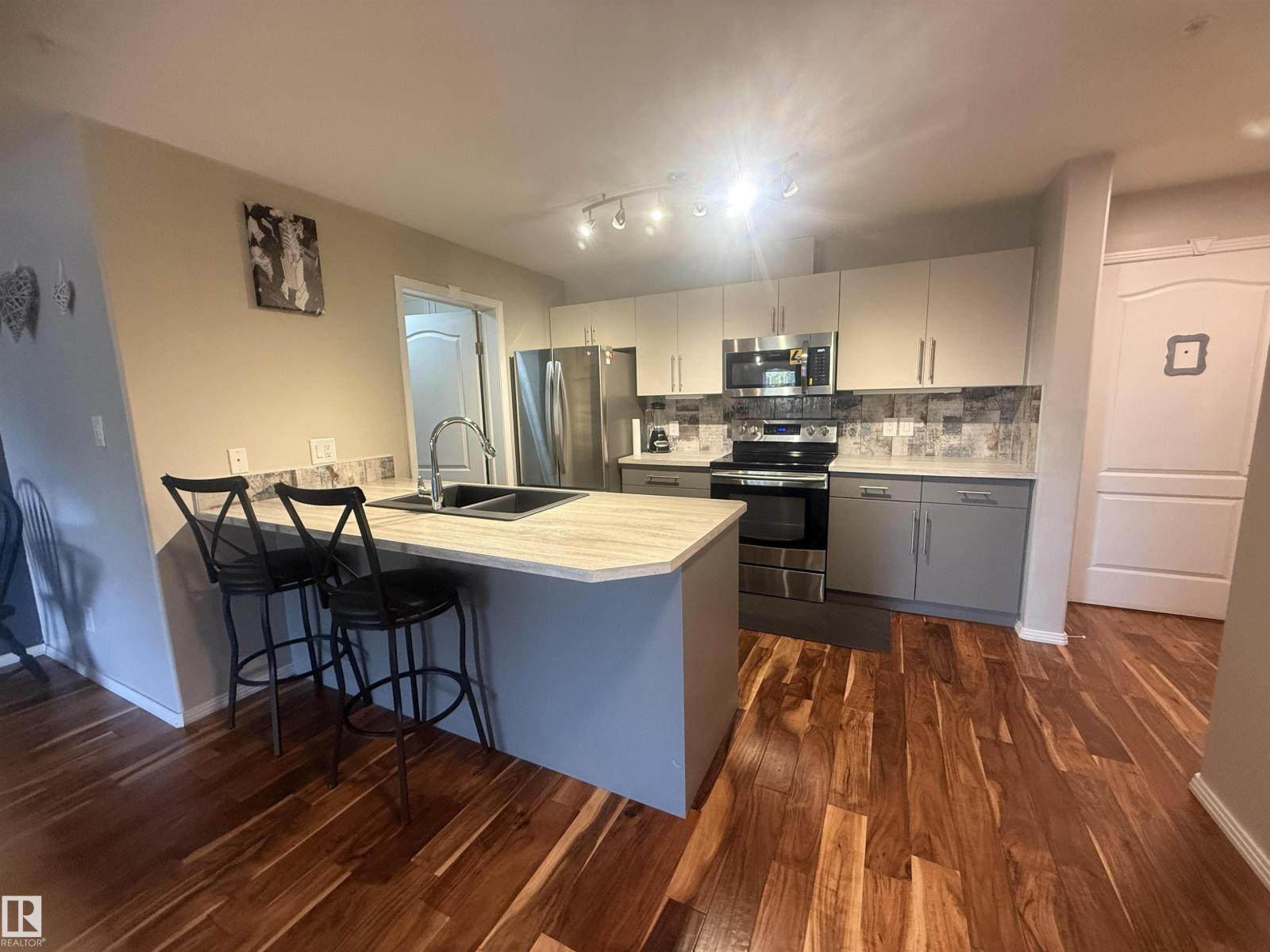 592 Hooke Road Northwest #230, Edmonton, AB T5A 5H2