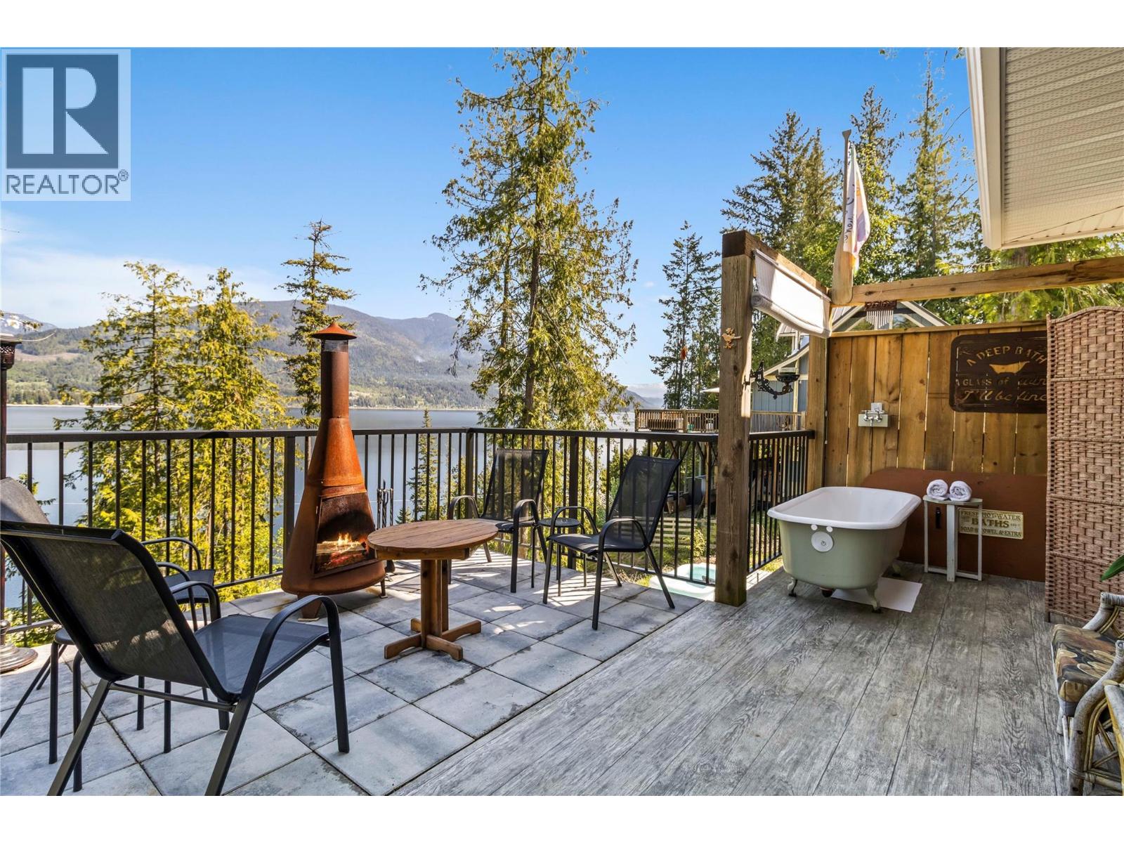 24-4119 Galligan Rd, Eagle Bay, BC V0E 1T0