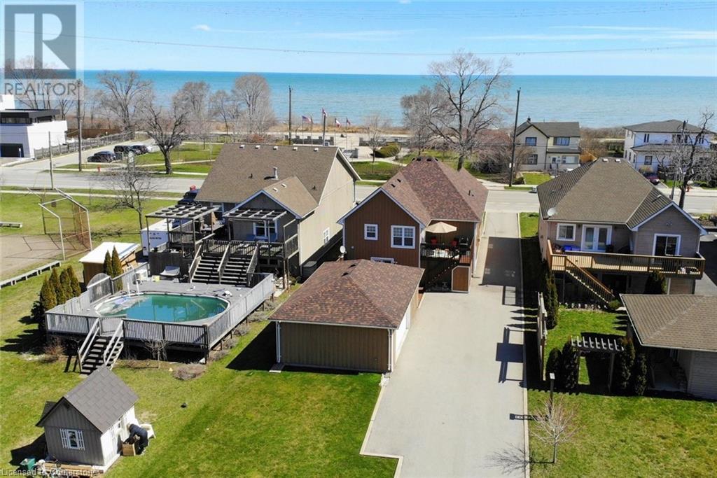 1060 Beach Blvd, Hamilton, ON L8H 6Z4