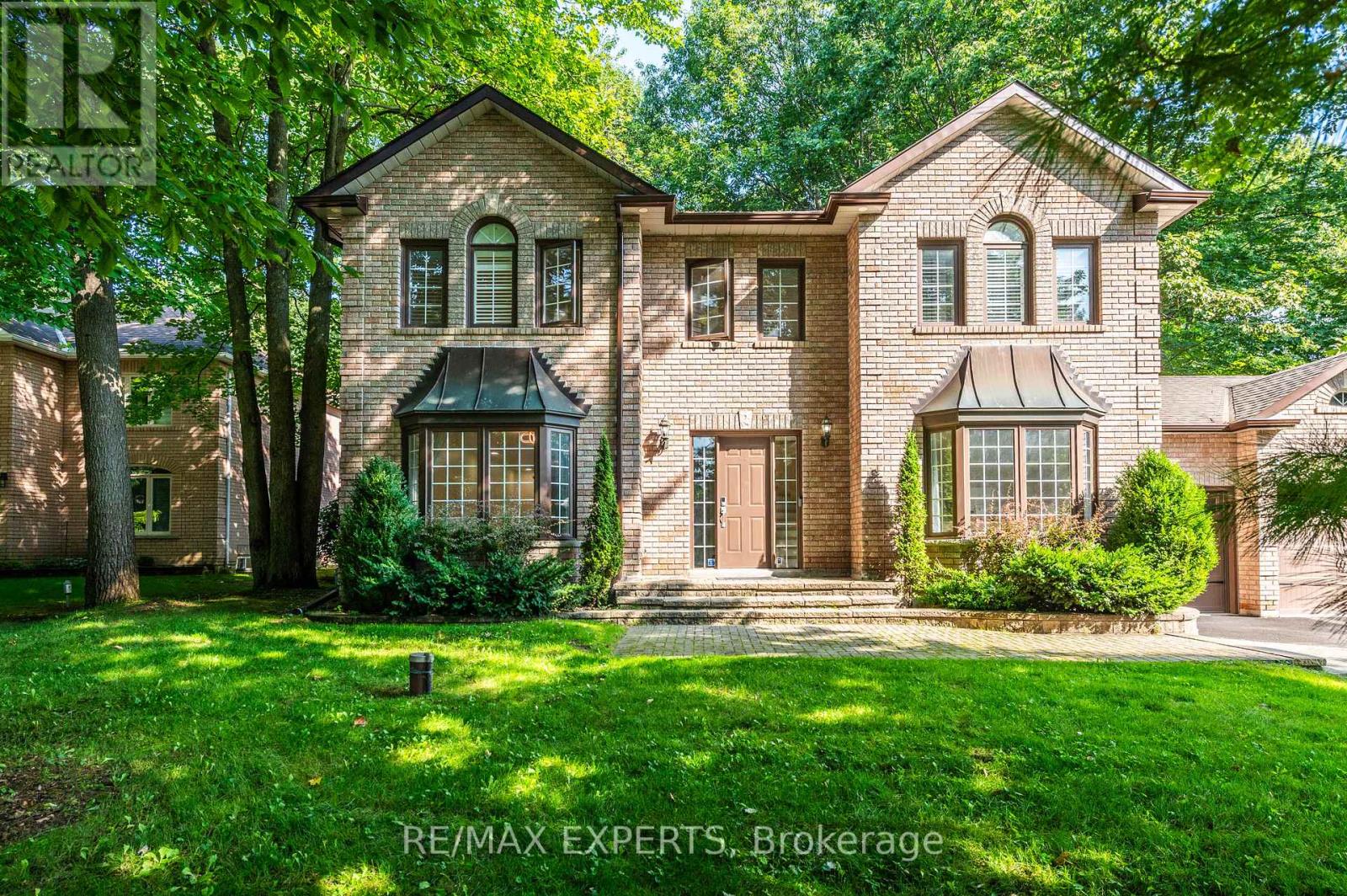 14 Alana Dr, Springwater, ON L4N 7K9