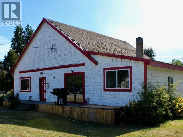 6479 Sutherland Ave, Powell River, BC V8A 4W5