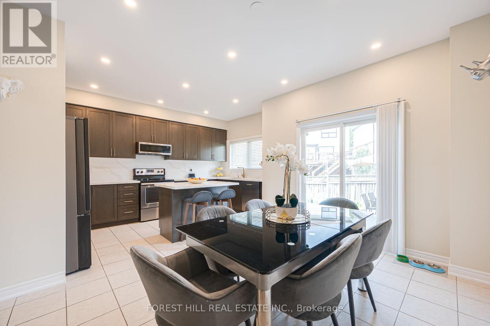 59 Matthewson Ave, Bradford West Gwillimbury, ON L3Z 3A7