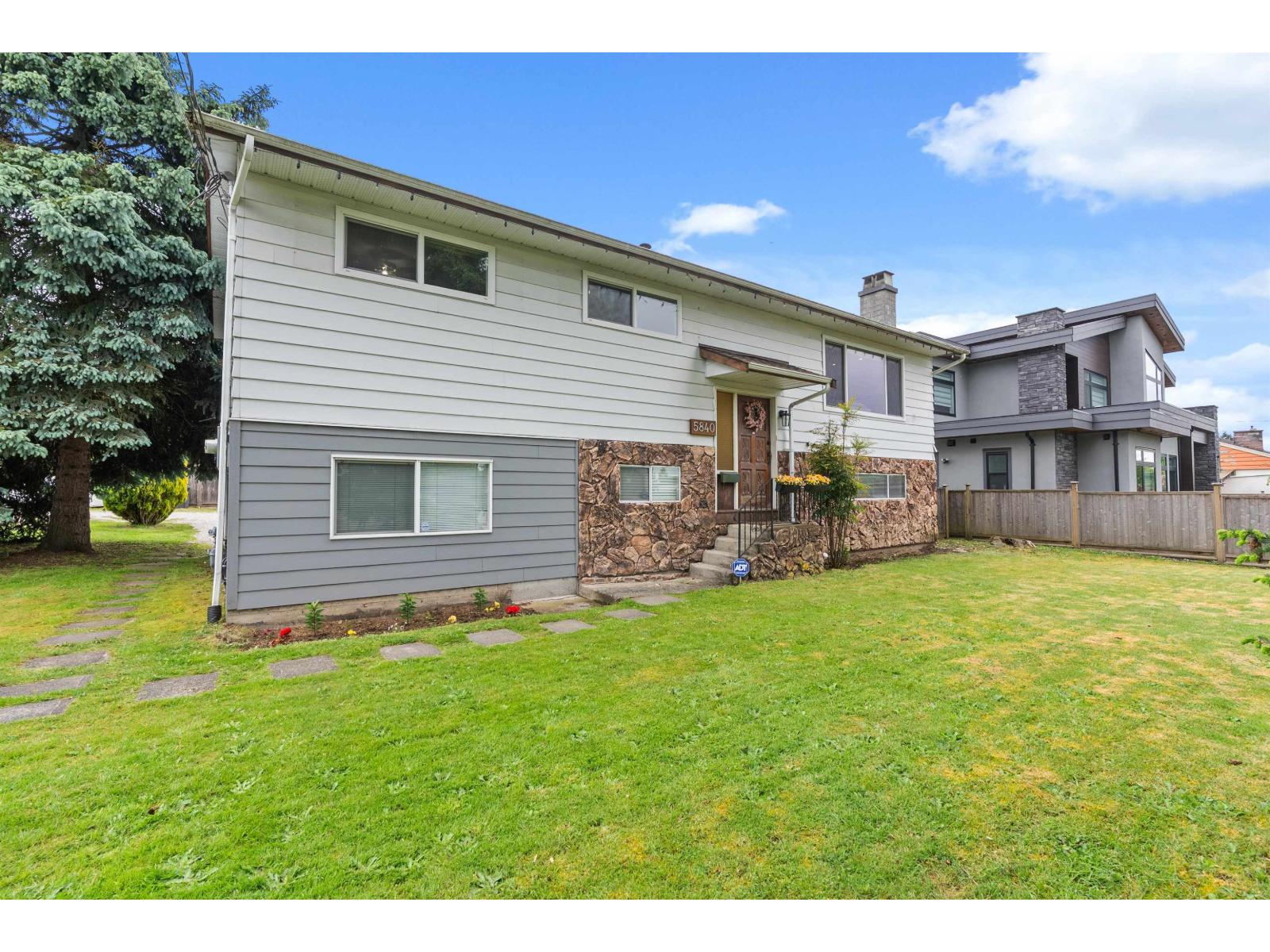 184 Street Unit 5840, Surrey, BC V3S 4N3