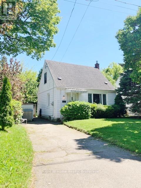 125 Gary Ave, Hamilton, ON L8S 1Y4