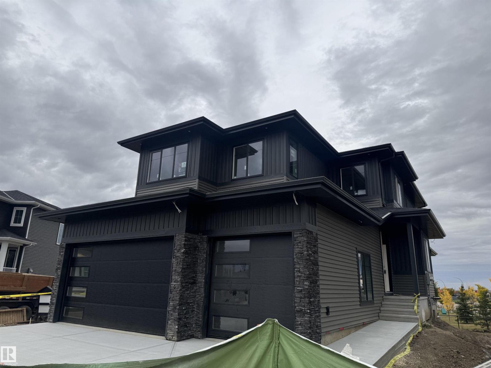 671 King St NW, Spruce Grove, AB T7X 4P7