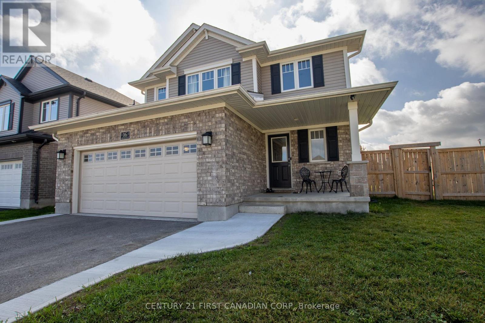16 Arnold St, Tillsonburg, ON N4G 0G9