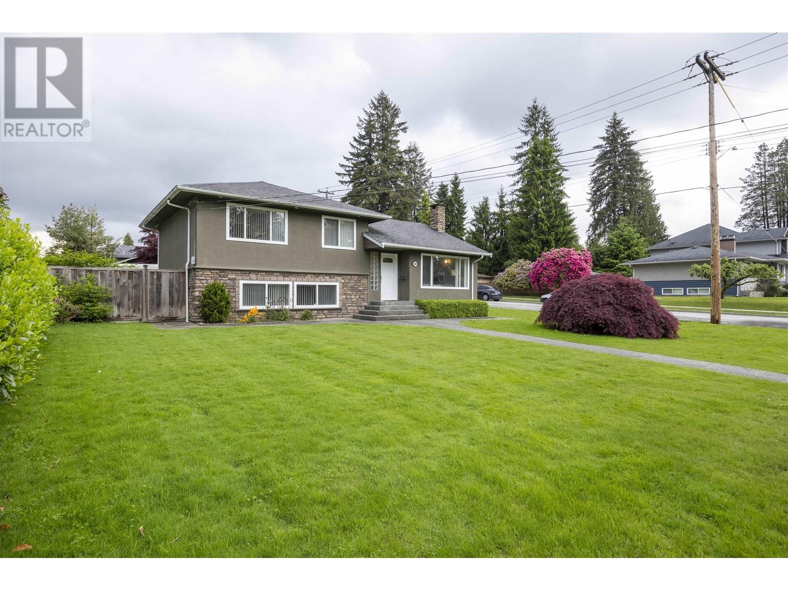 1009 Foster Ave, Coquitlam, BC V3J 2M4