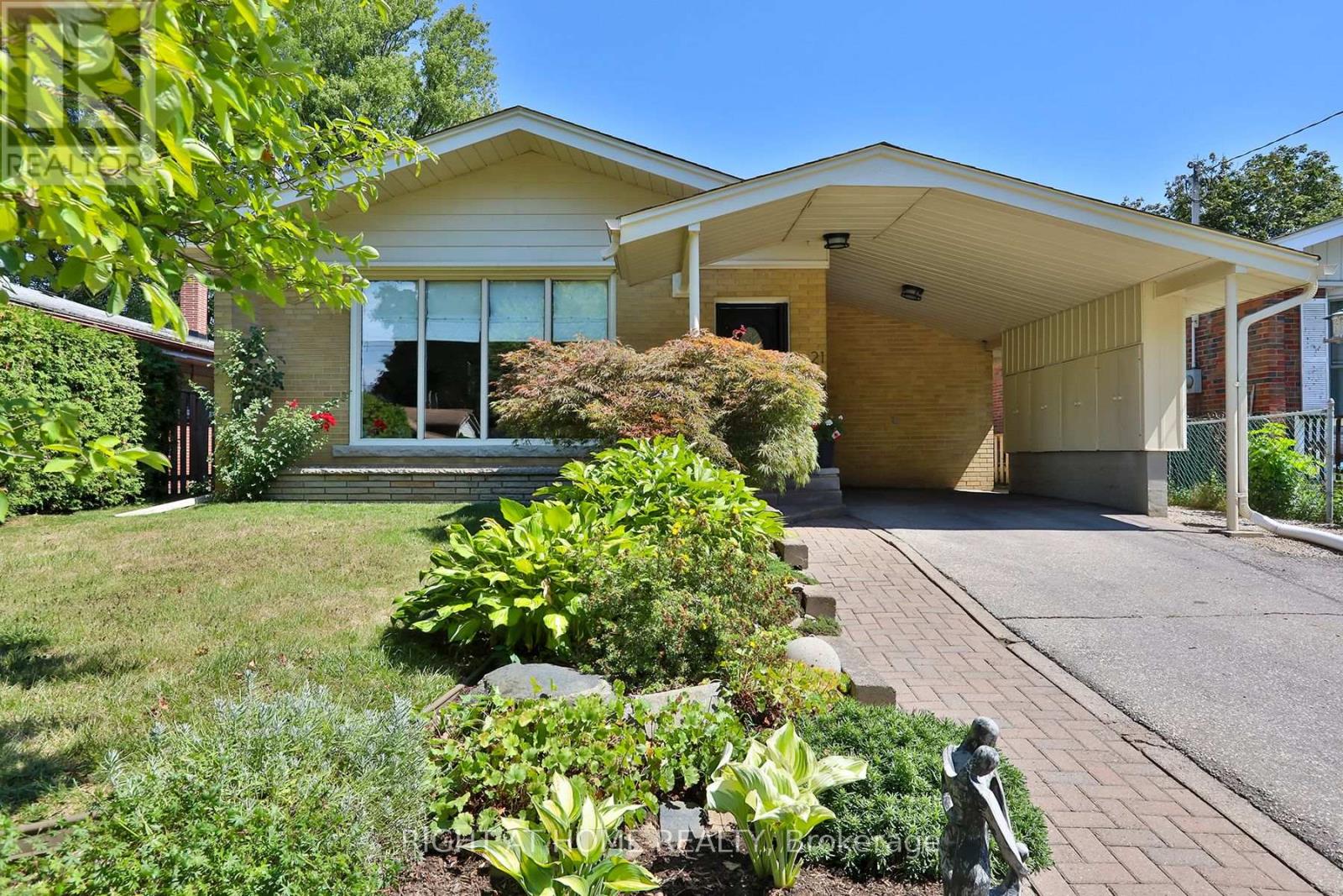 21 Gaiety Dr, Toronto, ON M1H 1B9