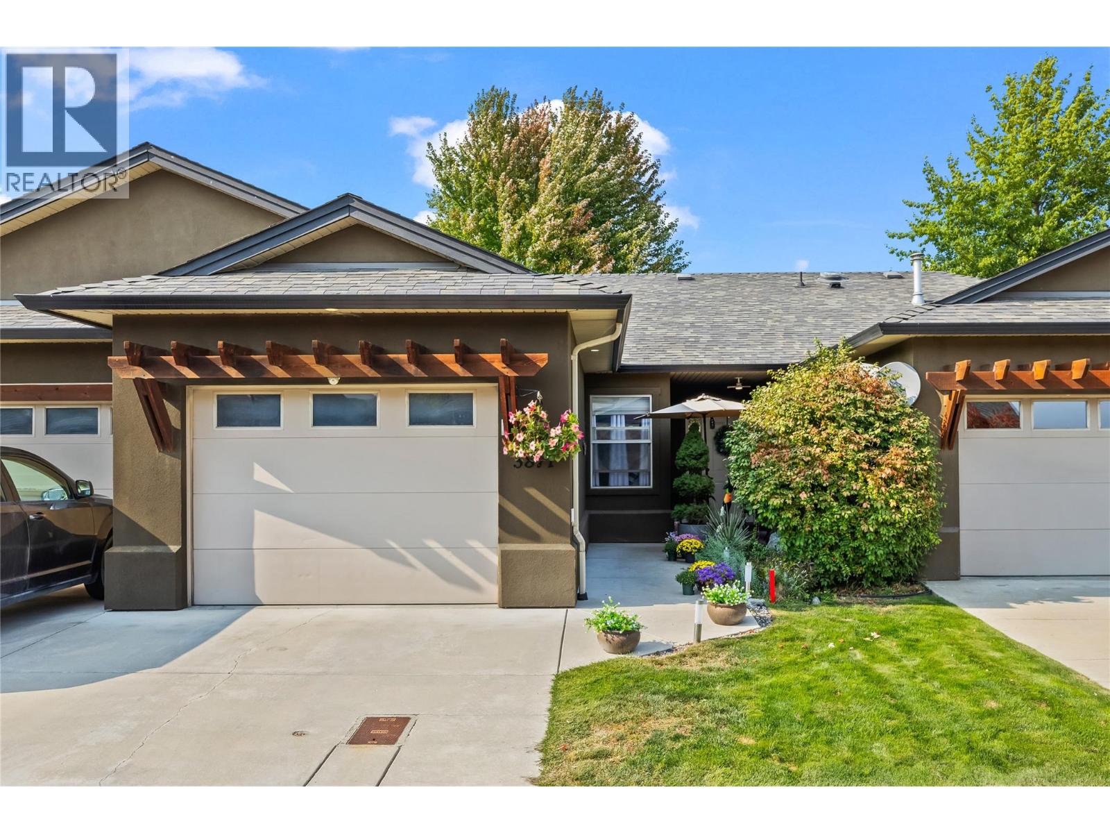 3871 Sonoma Pines Dr, West Kelowna, BC V4T 2Z5