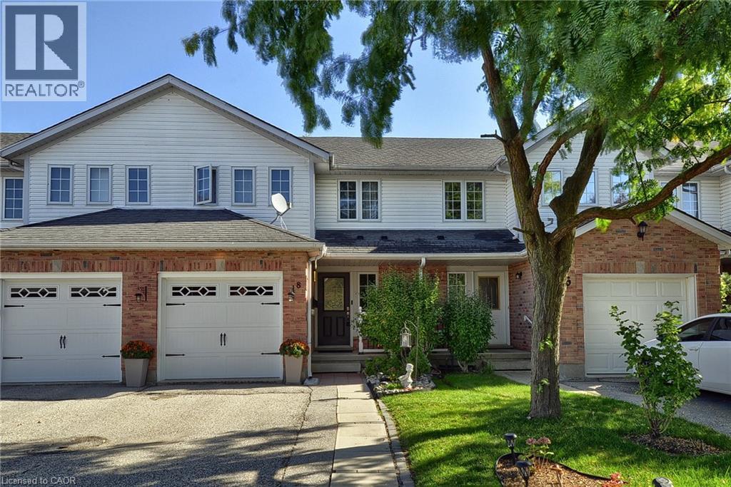 8 Brandy Cres, Kitchener, ON N2B 3W7