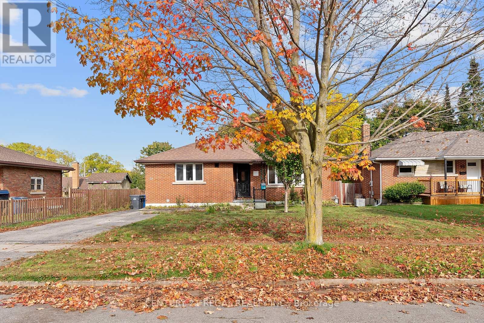 21 Louisa Dr, Guelph, ON N1E 4T4