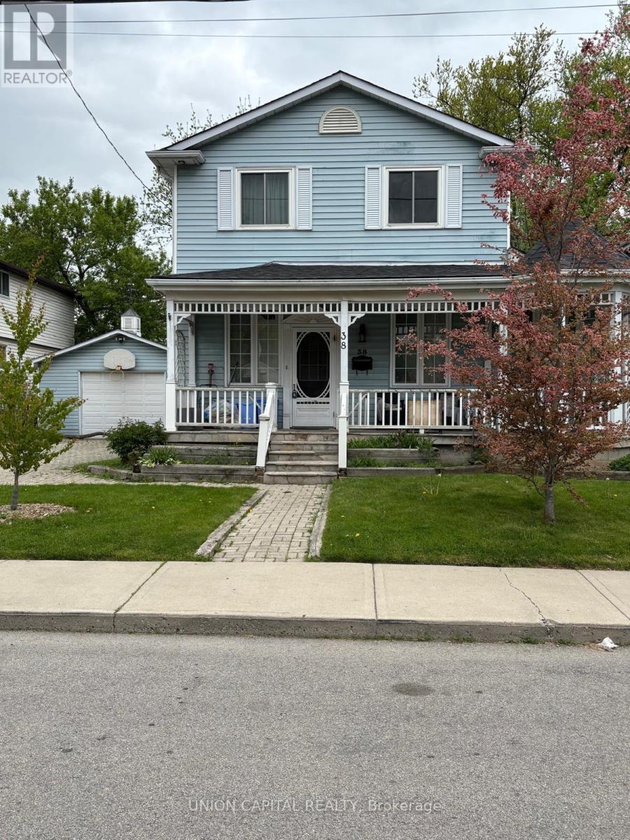 38 Ward Ave, Hamilton, ON L8S 2E6