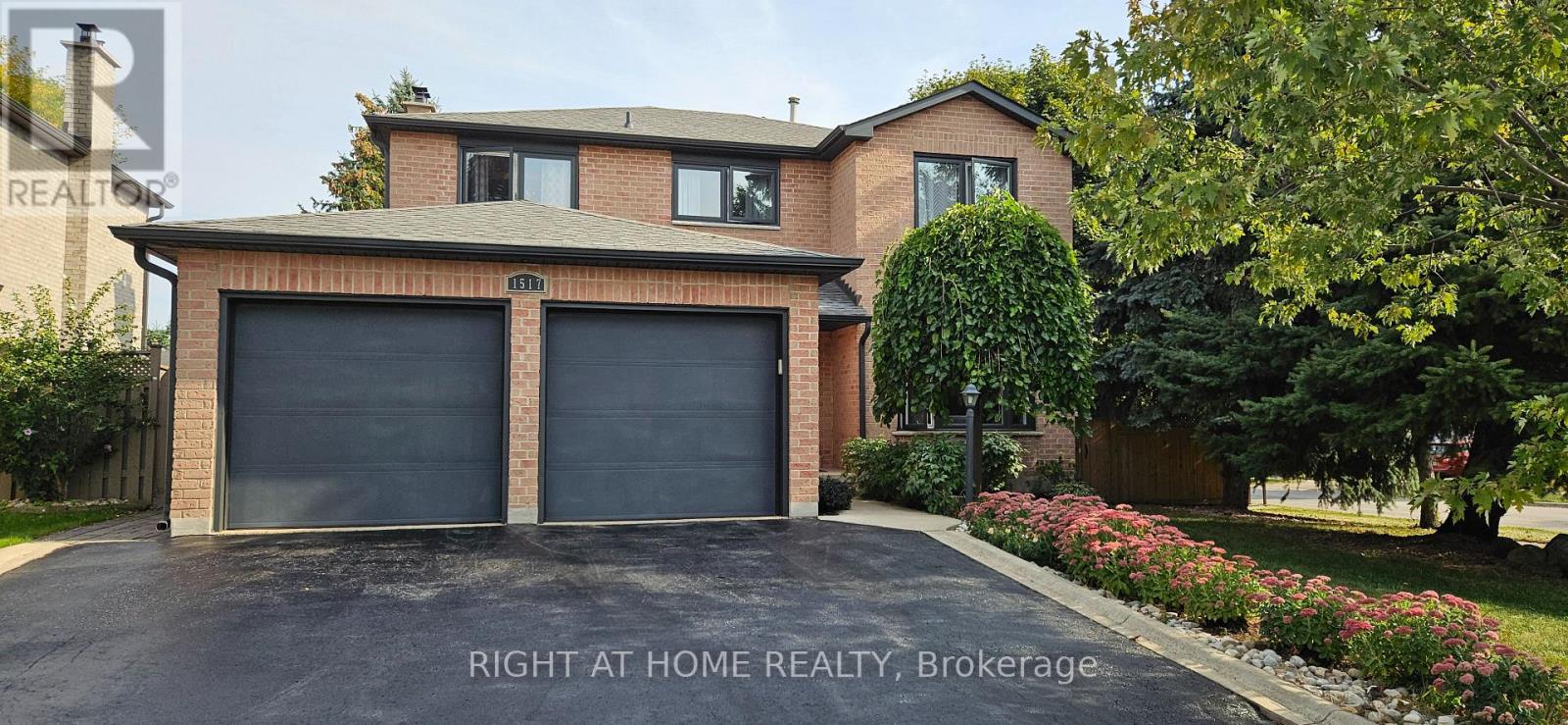 1517 Queensbury Cres, Oakville, ON L6H 4G6