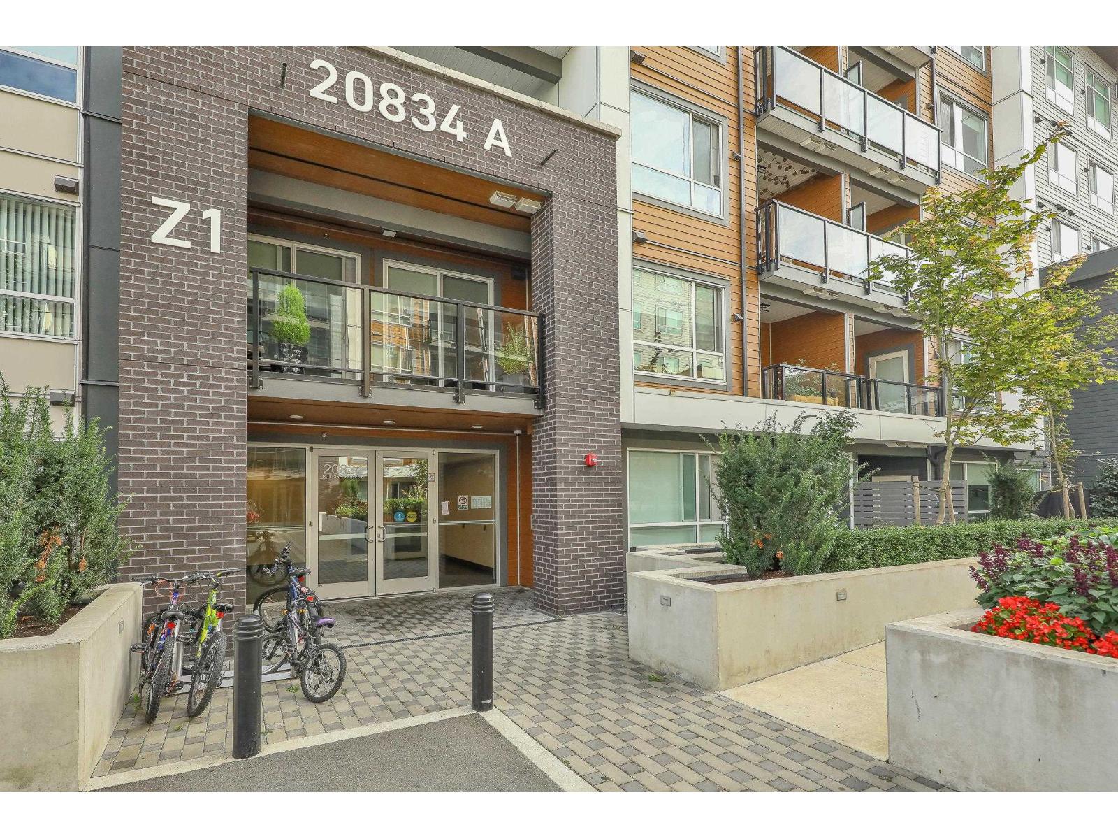 20834 80 Avenue #a204, Langley, BC V2Y 2C8