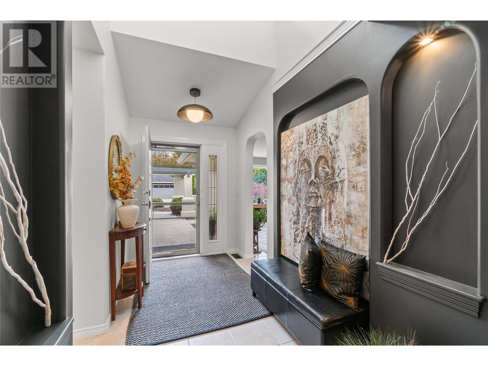 4222 Gallaghers Cres, Kelowna, BC V1W 3Z9