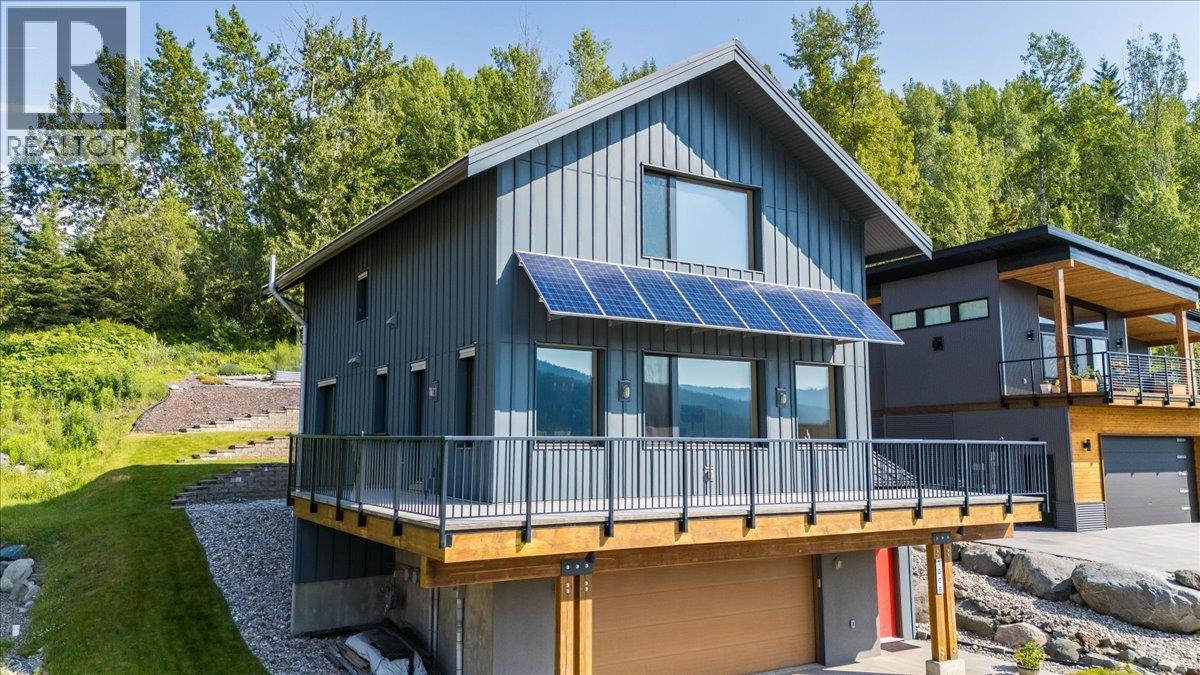 1006 Silvertip Rd, Rossland, BC V0G 1Y0